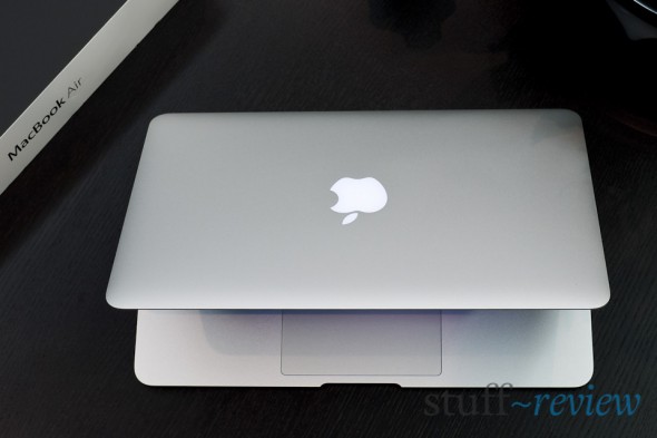 MacBook Air 2011 smooth aluminium curves MacBook Air 2011 smooth aluminium curves