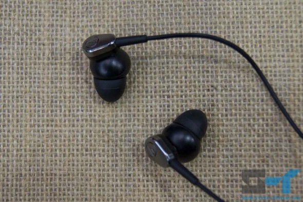 Audio-Technica ATH-ANC23 earbuds with small rubber tips Audio-Technica ATH-ANC23 earbuds with small rubber tips