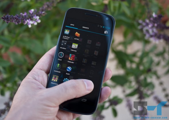 Samsung Galaxy Nexus front - applications drawer Samsung Galaxy Nexus front - applications drawer