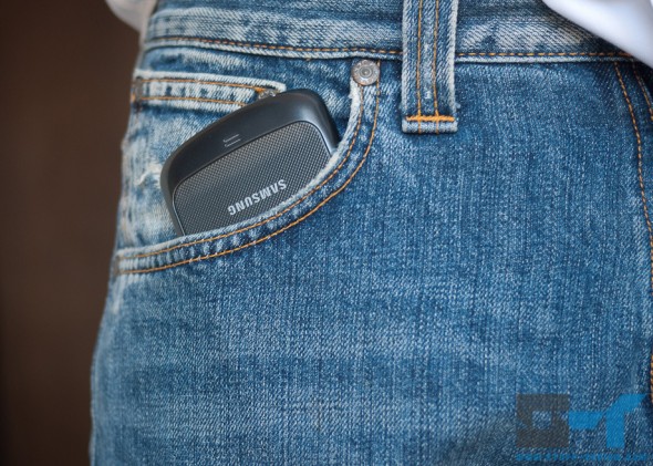 Samsung Galaxy Nexus in jeans pocket Samsung Galaxy Nexus in jeans pocket