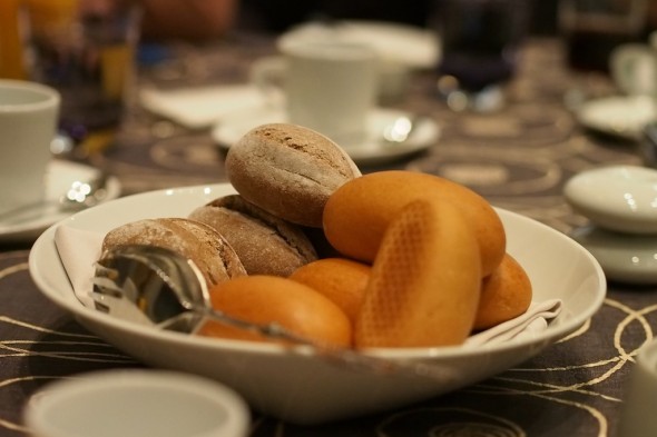 Olympus E-M5 f/1.8 1/400 ISO: 3,200 Olympus E-M5 f/1.8 1/400 ISO: 3,200