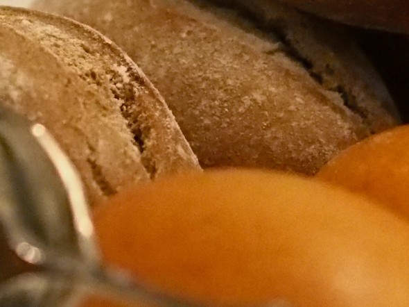 Olympus E-M5 f/1.8 1/800 ISO: 6,400 - crop Olympus E-M5 f/1.8 1/800 ISO: 6,400 - crop